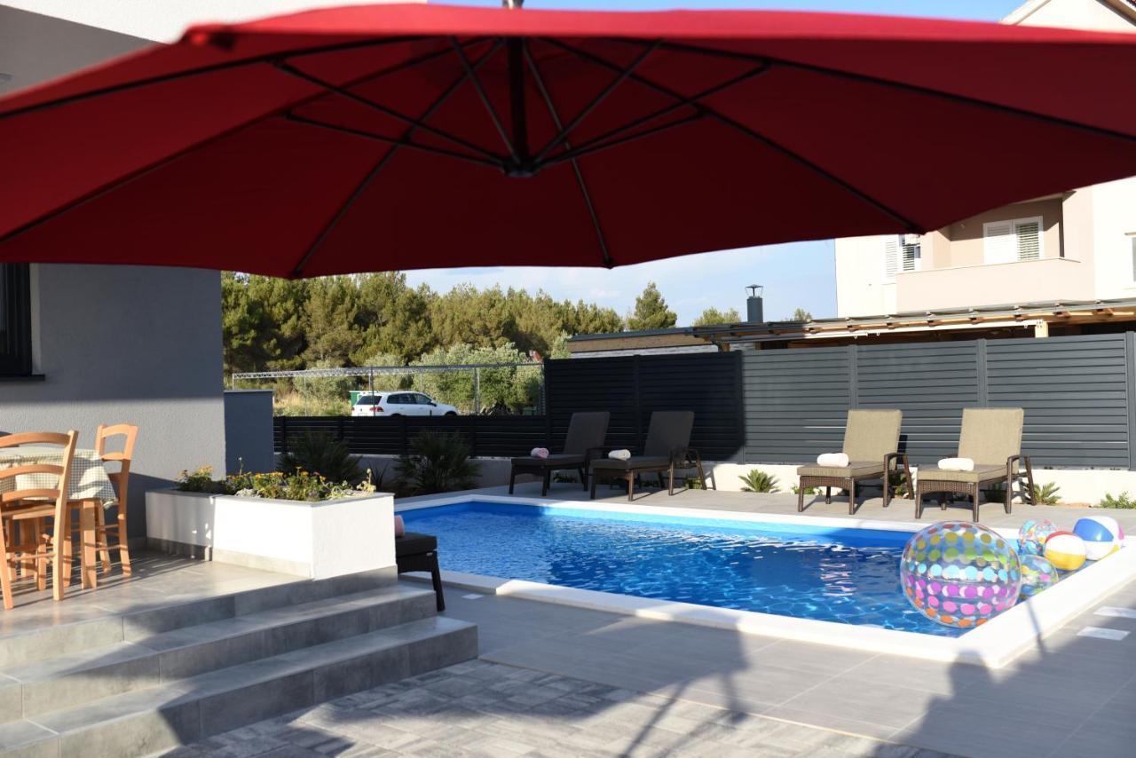 B1Villa Srima Eksteriør billede