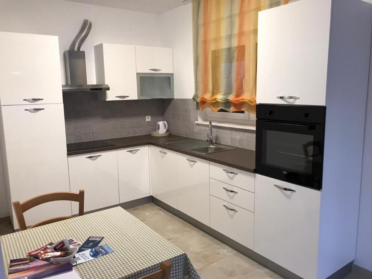 B1Villa Srima Eksteriør billede